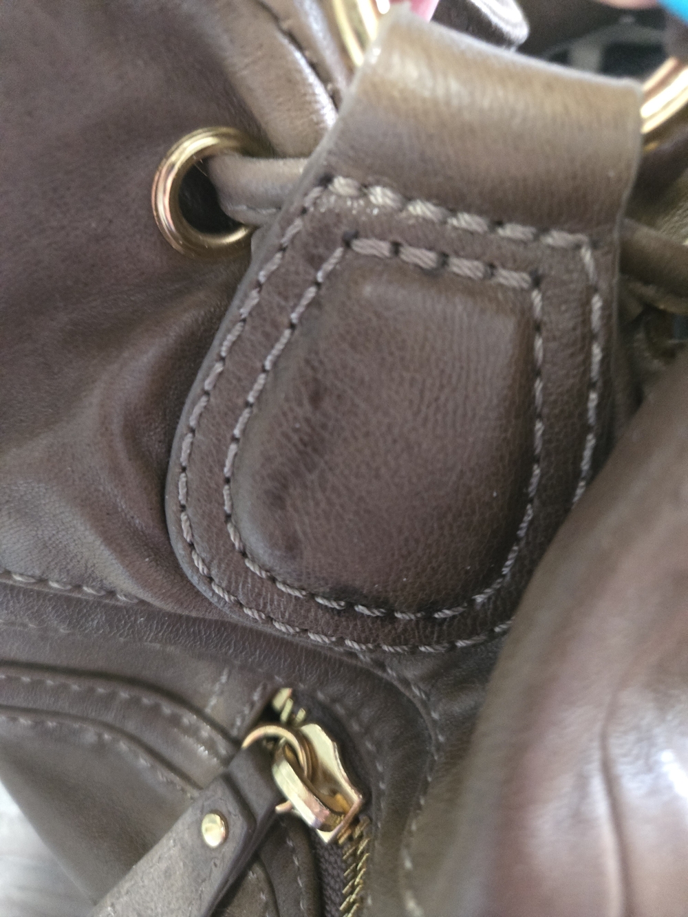 Steve Madden Taupe Brown Leather Drawstring Shoulder Bag with Gold Hardware - Picture 2 of 8
